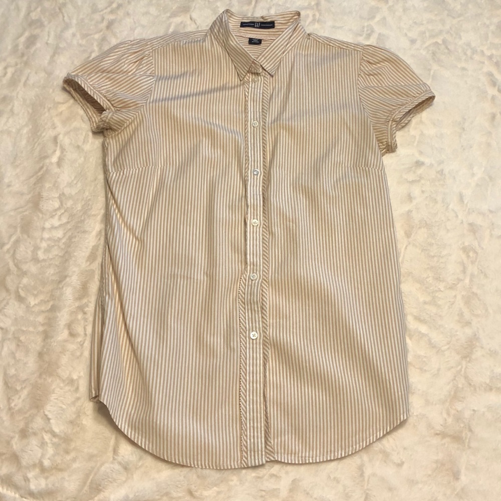 GAP Cap Sleeve Button Down Top